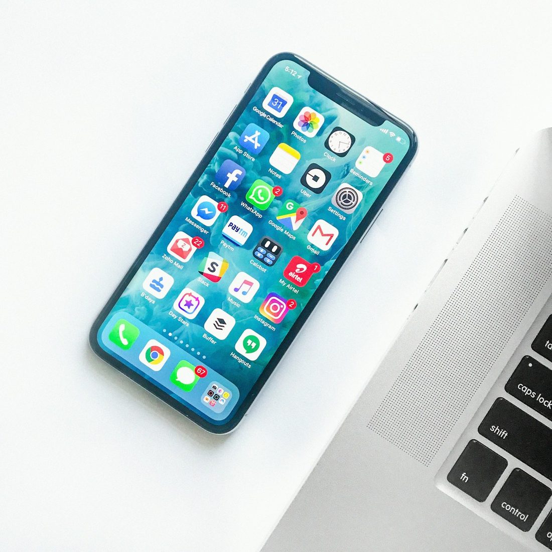 伟德体育 APP 赛程与赛事列表界面示意